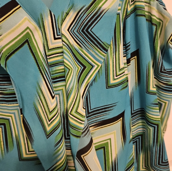 Women's Worthington Sleeveless Blouse in Size Large _Like New - Picture 6 of 11